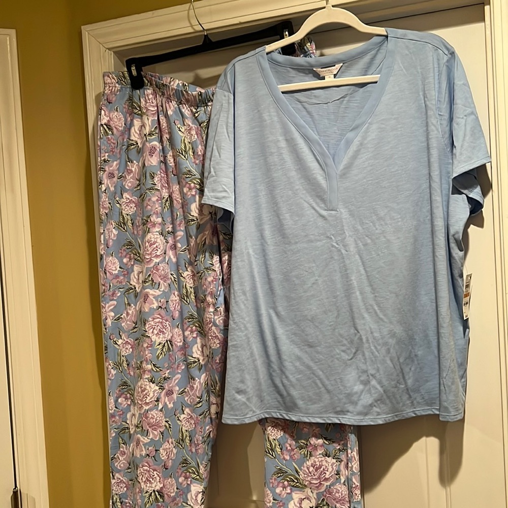 Pajama set NWT